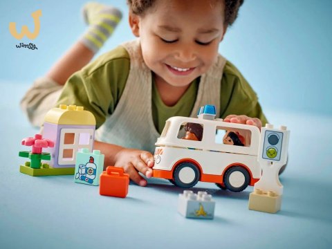 LEGO DUPLO TOWN 10447 Karetka z kierowcą LEGO DUPLO TOWN 10447 Karetka z kierowcą