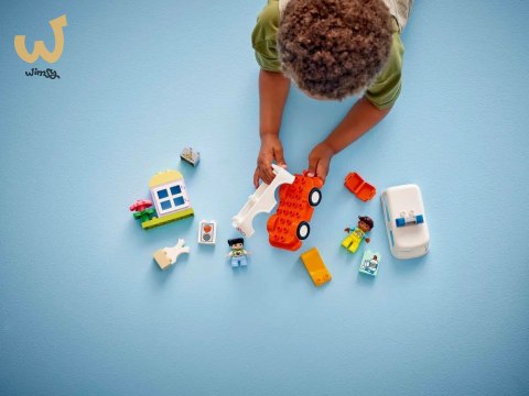 LEGO DUPLO TOWN 10447 Karetka z kierowcą LEGO DUPLO TOWN 10447 Karetka z kierowcą