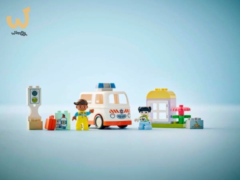 LEGO DUPLO TOWN 10447 Karetka z kierowcą LEGO DUPLO TOWN 10447 Karetka z kierowcą