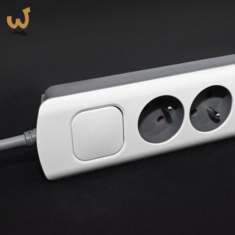 QOLTEC LISTWA ZASILAJĄCA ANTYPRZEPIĘCIOWA | 6 GNIAZD | 2 X USB | 1.8M | BIAŁO-SZARA QOLTEC LISTWA ZASILAJĄCA ANTYPRZEPIĘCIOWA | 6 GNIAZD | 2 X USB | 1.8M | BIAŁO-SZARA