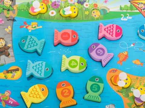 Gra drewniana rybki łowienie rybek na magnes pszczółki montessori Gra drewniana rybki łowienie rybek na magnes pszczółki montessori