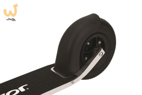 Hulajnoga Razor A5 Air 13073090 (kolor srebrny) Hulajnoga Razor A5 Air 13073090 (kolor srebrny)