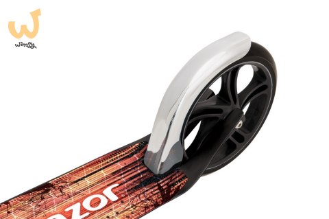 Hulajnoga Razor A5 Lux 13073067 (kolor czarny) Hulajnoga Razor A5 Lux 13073067 (kolor czarny)