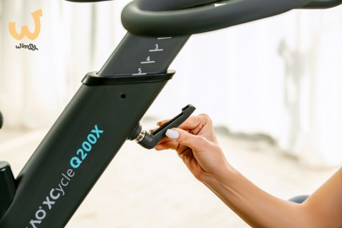 Rower stacjonarny, magnetyczny OVICX Q200X z ekranem dotykowym 15,6" TFT, WIFI bluetooth&app (WYPRZEDAŻ) Rower stacjonarny, magnetyczny OVICX Q200X z ekranem dotykowym 15,6" TFT, WIFI bluetooth&app (WYPRZEDAŻ)