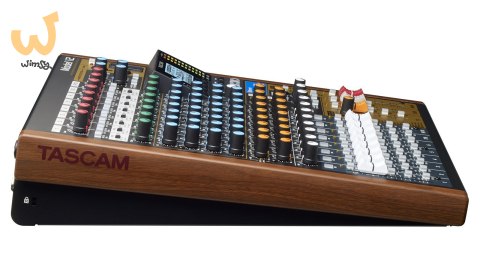 Tascam Model 12 - 10-kanałowy mikser z 12-ścieżkowym rejestratorem Tascam Model 12 - 10-kanałowy mikser z 12-ścieżkowym rejestratorem