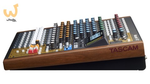Tascam Model 12 - 10-kanałowy mikser z 12-ścieżkowym rejestratorem Tascam Model 12 - 10-kanałowy mikser z 12-ścieżkowym rejestratorem