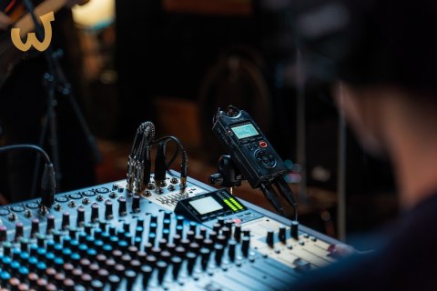 Tascam DR-40X - Przenośny rejestrator cyfrowy z interfejsem USB, zapisujący 2 x stereo, 2 GB karta SD Tascam DR-40X - Przenośny rejestrator cyfrowy z interfejsem USB, zapisujący 2 x stereo, 2 GB karta SD