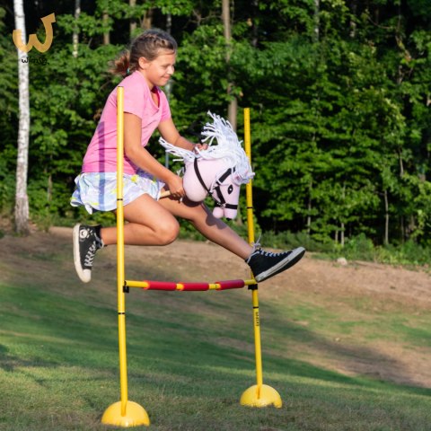 Mały Hobby Horse Skippi - koń na kiju - różowy A5 - lekki i poręczny Mały Hobby Horse Skippi - koń na kiju - różowy A5 - lekki i poręczny