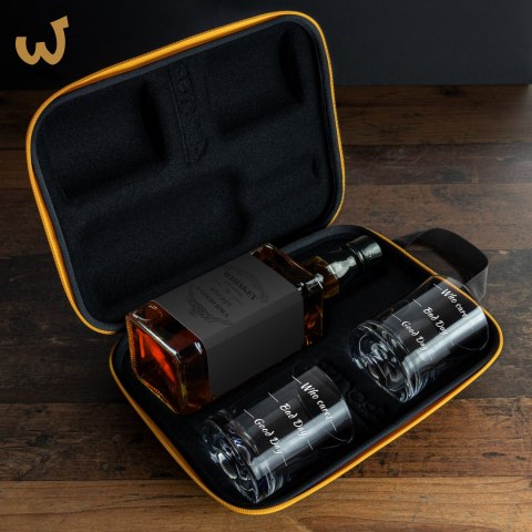 Etui na butelkę ze szklankami do whisky Who cares Etui na butelkę ze szklankami do whisky Who cares