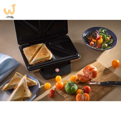Opiekacz do kanapek WMF Lono 415150011 (800W; kolor srebrny) Opiekacz do kanapek WMF Lono 415150011 (800W; kolor srebrny)