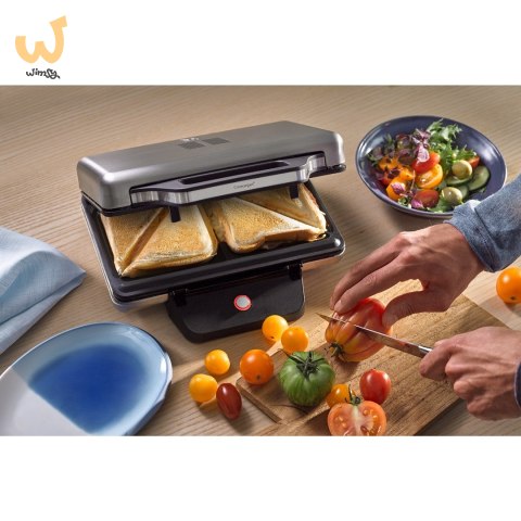 Opiekacz do kanapek WMF Lono 415150011 (800W; kolor srebrny) Opiekacz do kanapek WMF Lono 415150011 (800W; kolor srebrny)