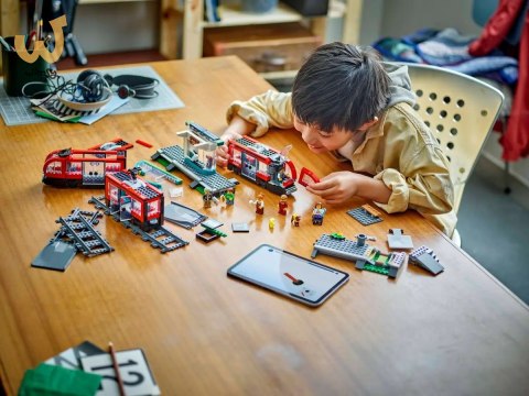 LEGO City 60423 Tramwaj miejski ze stacją LEGO City 60423 Tramwaj miejski ze stacją