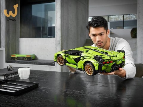 LEGO TECHNIC 42115 Lamborghini Sian FKP 37 LEGO TECHNIC 42115 Lamborghini Sian FKP 37