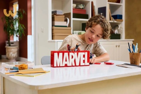LEGO MARVEL SUPER HEROES 76313 Logo MARVEL z minifigurkami LEGO MARVEL SUPER HEROES 76313 Logo MARVEL z minifigurkami