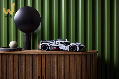 LEGO Technic 42156 PEUGEOT 9X8 24H Le Mans Hybrid LEGO Technic 42156 PEUGEOT 9X8 24H Le Mans Hybrid
